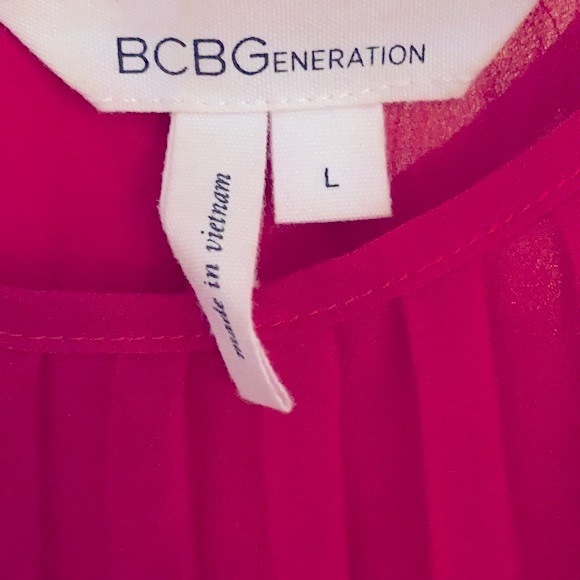 BCBGeneration | Fuscia Pink Pleated Tank, L - Picture 3 of 4